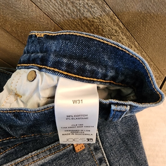 7 For All Mankind Classic Blue Denim Shorts. Retails $52 - Picture 3 of 5